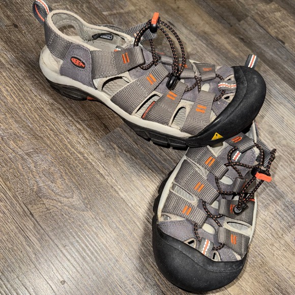 KEEN Men\'s Newport H2 Closed Toe Water Sandals - Magnet Gray / Orange - Size 9 main image 5